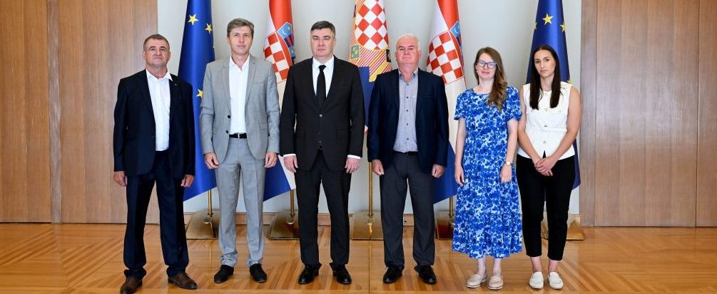 Predsjednik Milanović razgovarao s predstavnicima Hrvatske poljoprivredne komore koji se zalažu za povezivanje prehrambene i obrambene politike