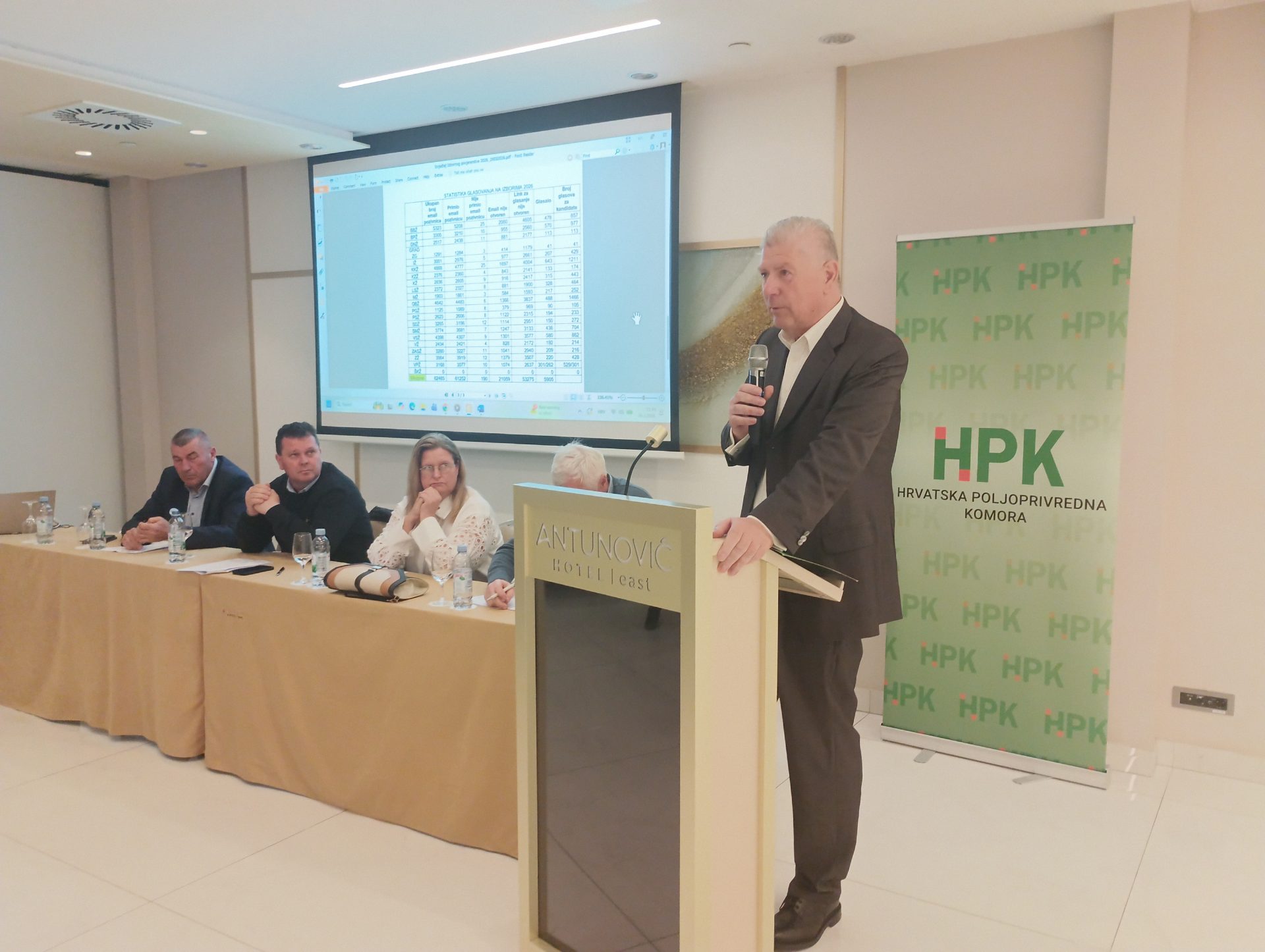 IZBORNA SKUPŠTINA HPK:  Novi predsjednika Hrvatske poljoprivredne komore Željko Mihelić, stočar iz Primorsko-goranske županije